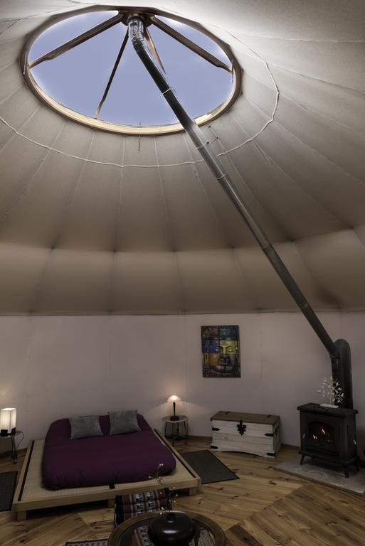 Yurta Mongola Delta Del Ebro Hotel Camarles ภายนอก รูปภาพ